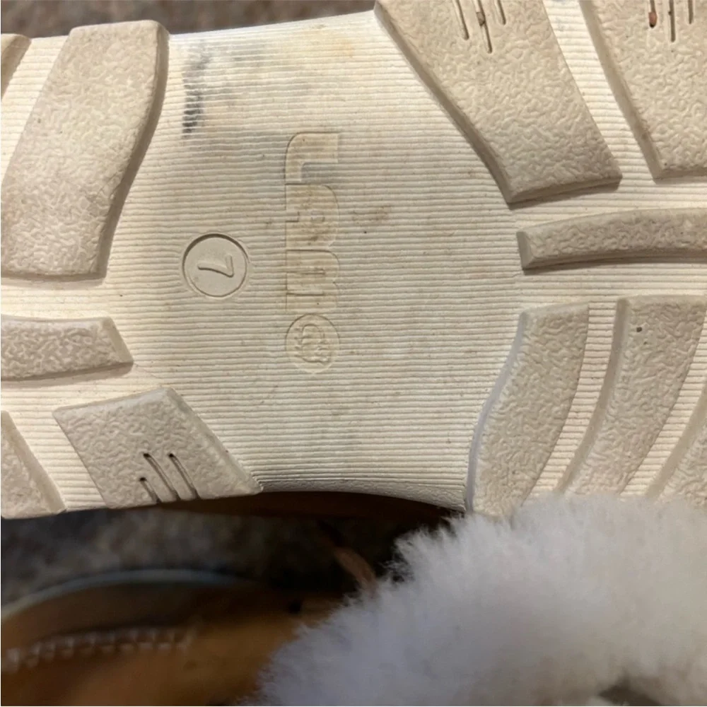 Lamo Moccasin Suede Boots - Picture 5 of 5